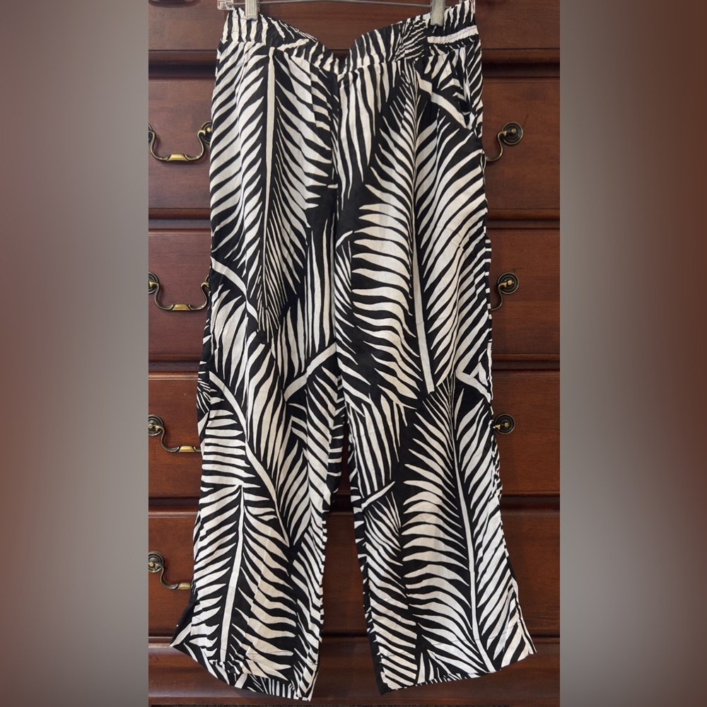 Panama Jack Black & White Leaf Print Wide-Leg Pants